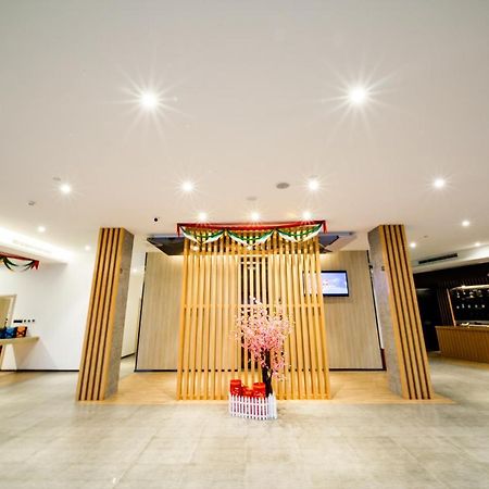 Ibis Chengdu Meizhou Center Екстер'єр фото