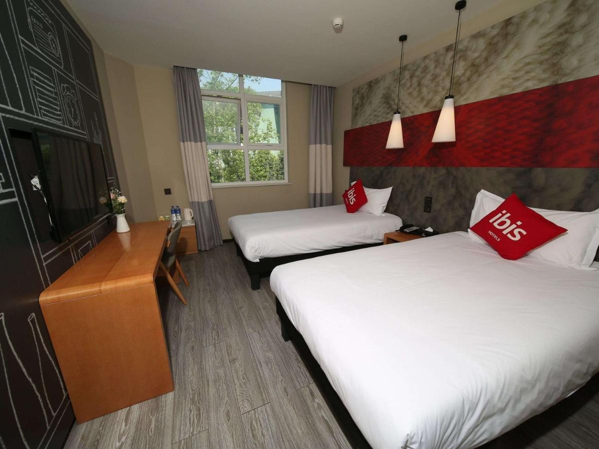 Ibis Chengdu Meizhou Center Екстер'єр фото