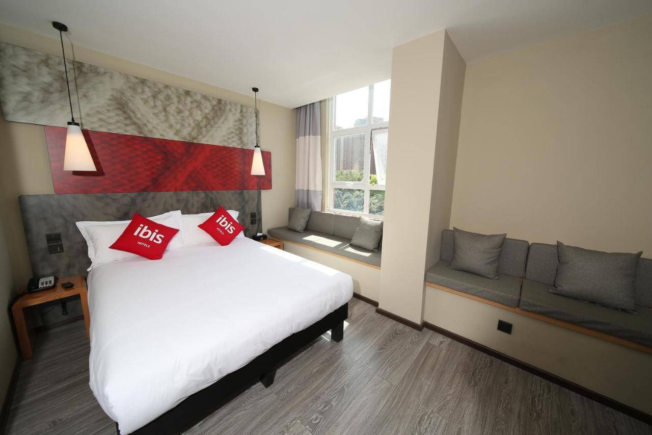 Ibis Chengdu Meizhou Center Екстер'єр фото