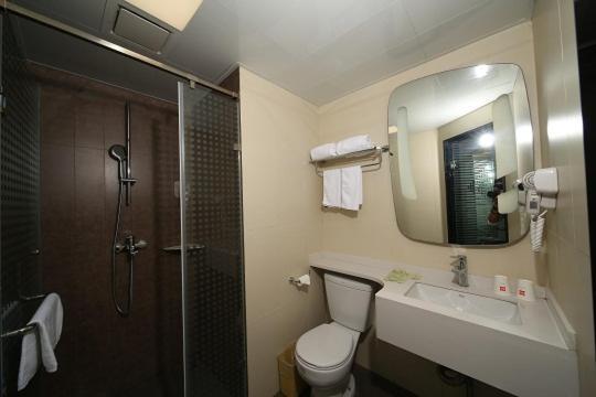 Ibis Chengdu Meizhou Center Екстер'єр фото