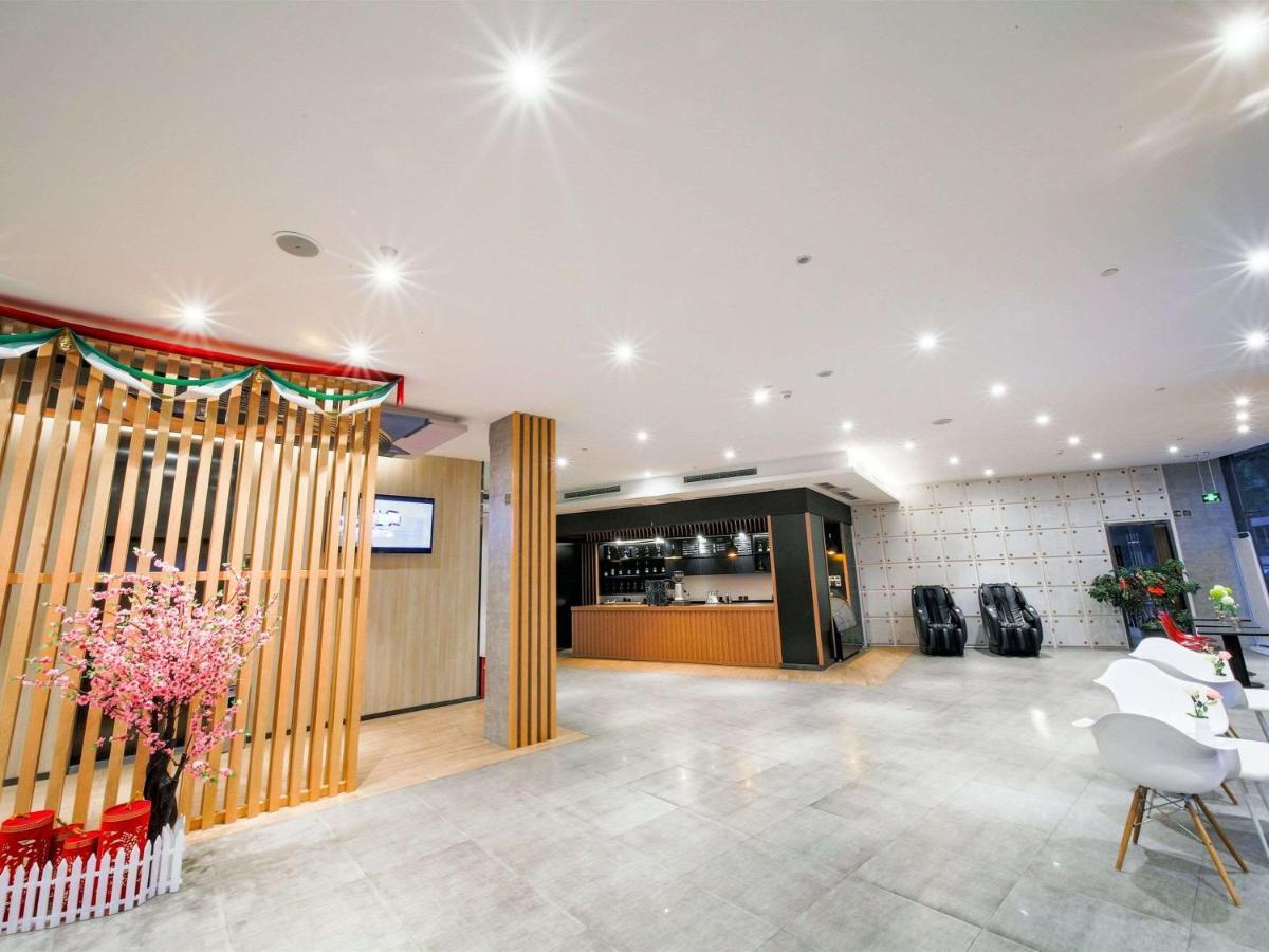Ibis Chengdu Meizhou Center Екстер'єр фото
