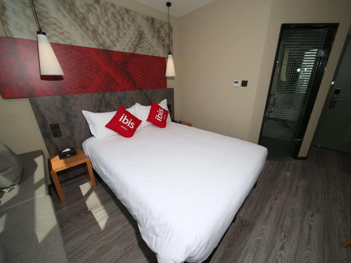 Ibis Chengdu Meizhou Center Екстер'єр фото